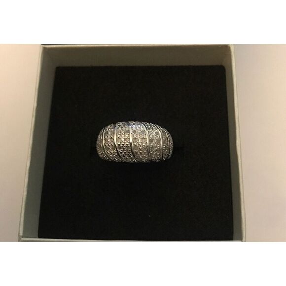 Stunning New 1/4 Carat Genuine Diamond Dome Ring Sz 8 - Picture 4 of 6